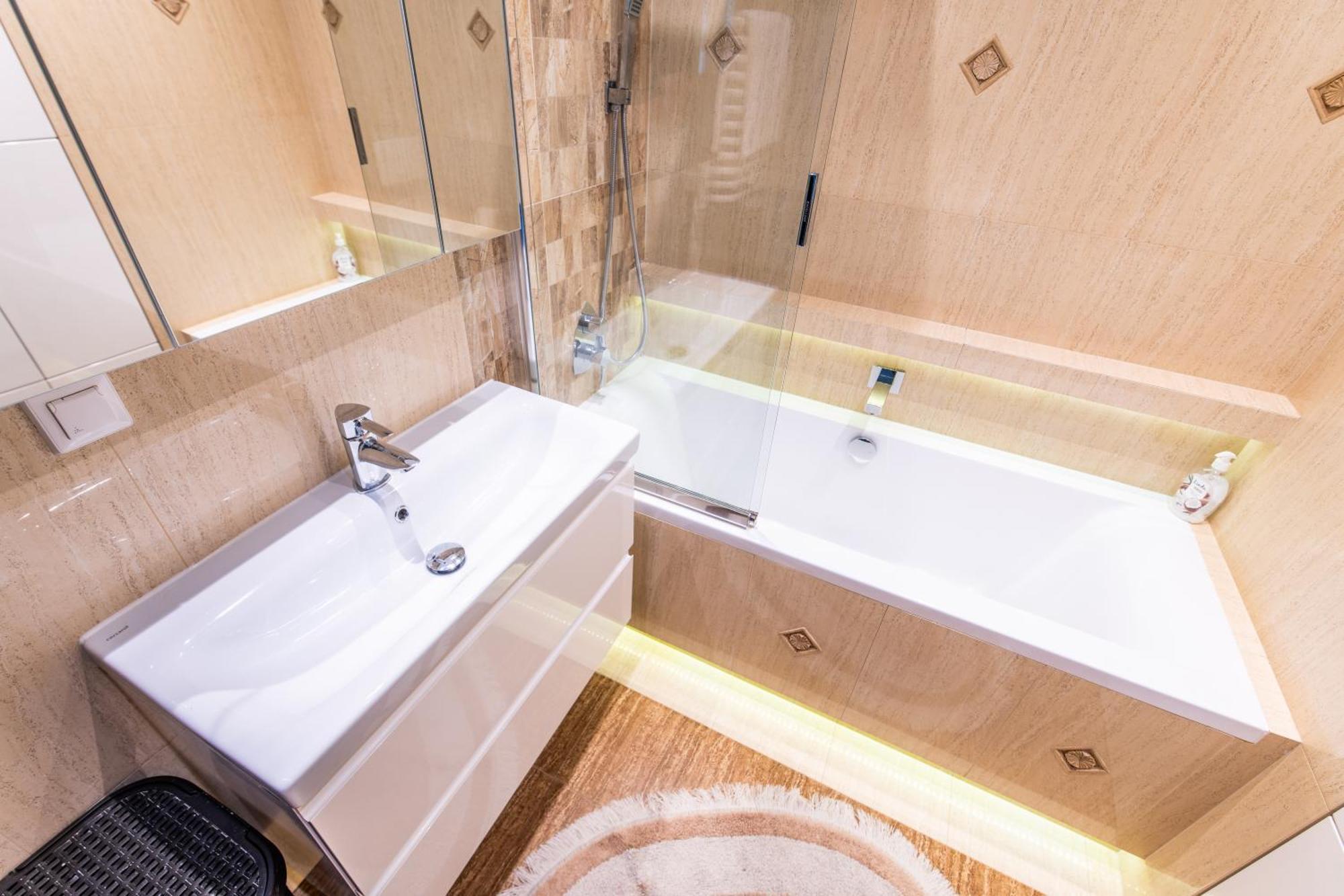 Large Luxury Apartment Величка Екстериор снимка